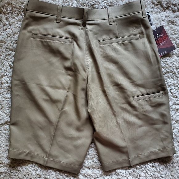 NEW! Haggar's Men Khakis Shorts - Picture 2 of 4